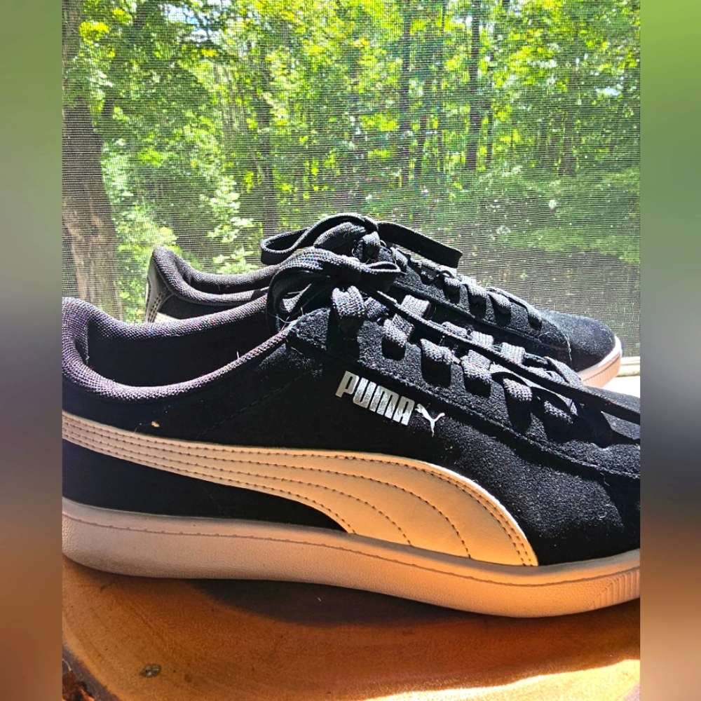 Puma Womens Black and Cream Sneakers